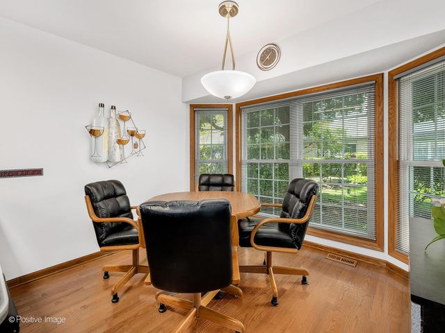 130 Chambord Court, Bloomingdale, IL 60108