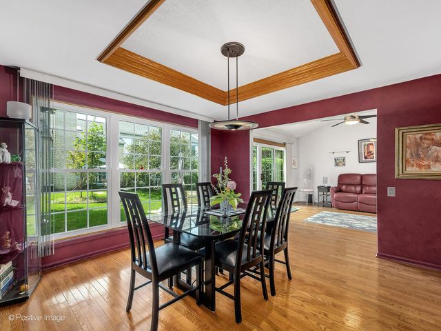 130 Chambord Court, Bloomingdale, IL 60108