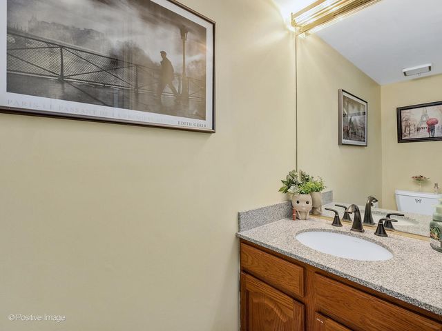 130 Chambord Court, Bloomingdale, IL 60108