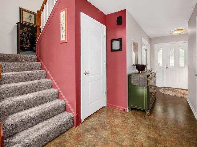 130 Chambord Court, Bloomingdale, IL 60108