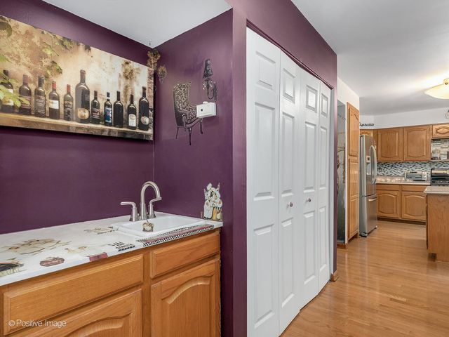 130 Chambord Court, Bloomingdale, IL 60108