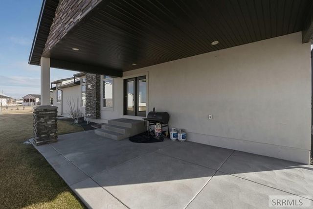 834 E 1580 N, Shelley, ID 83274