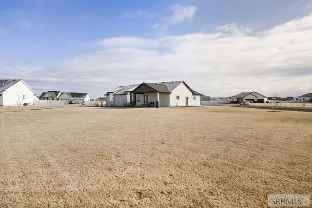 834 E 1580 N, Shelley, ID 83274