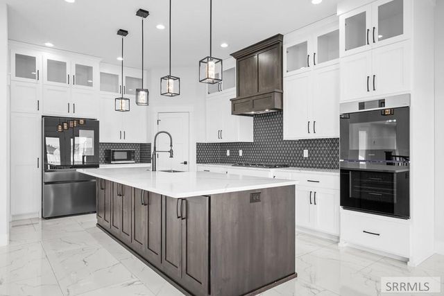 834 E 1580 N, Shelley, ID 83274