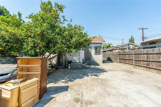 11422 Willowbrook, Los Angeles, CA 90059