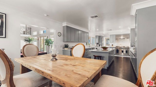 1940 N Western Avenue, Los Angeles, CA 90027