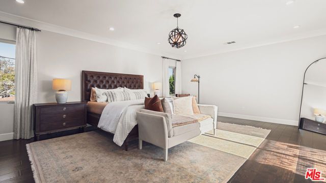 1940 N Western Avenue, Los Angeles, CA 90027