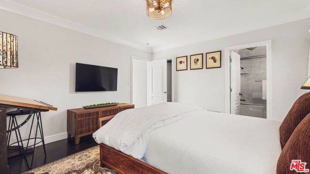 1940 N Western Avenue, Los Angeles, CA 90027