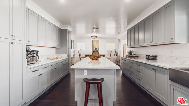 1940 N Western Avenue, Los Angeles, CA 90027