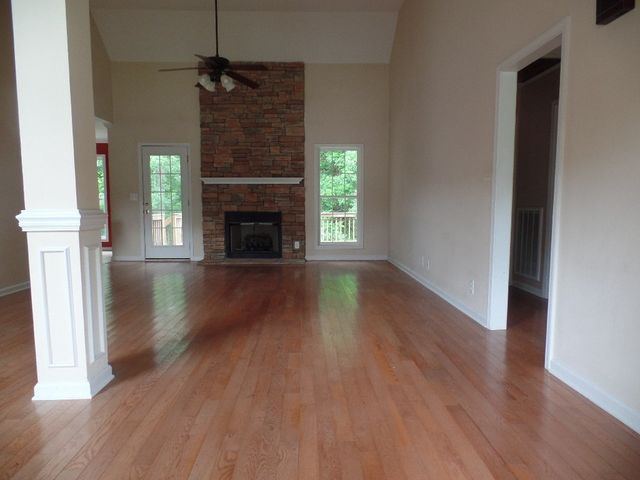 4381 Taylor Hall Ln, Adams, TN 37010