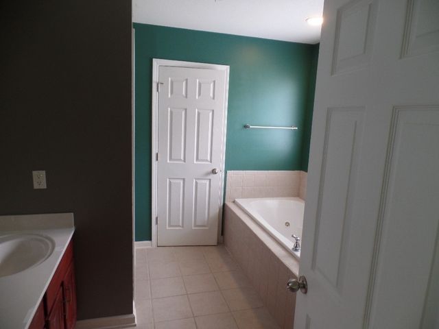 4381 Taylor Hall Ln, Adams, TN 37010