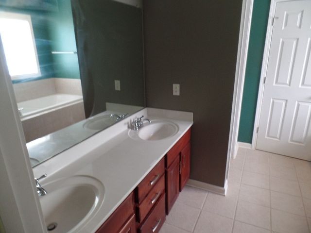 4381 Taylor Hall Ln, Adams, TN 37010