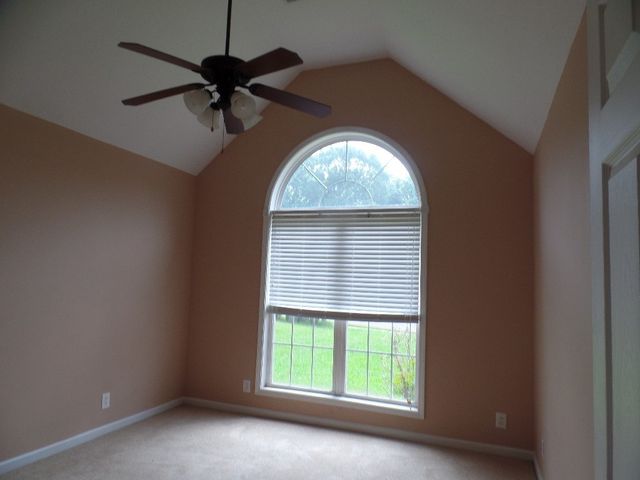 4381 Taylor Hall Ln, Adams, TN 37010