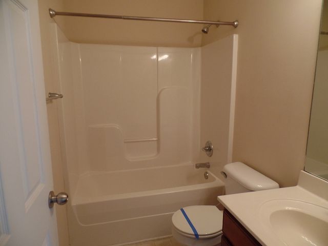 4381 Taylor Hall Ln, Adams, TN 37010