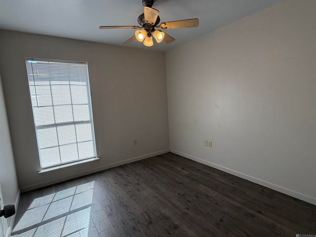 216 S Marchand Ave, Gonzales, LA 70737