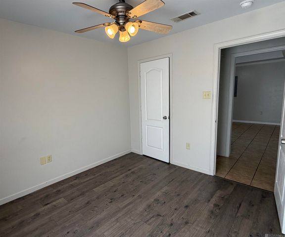 216 S Marchand Ave, Gonzales, LA 70737