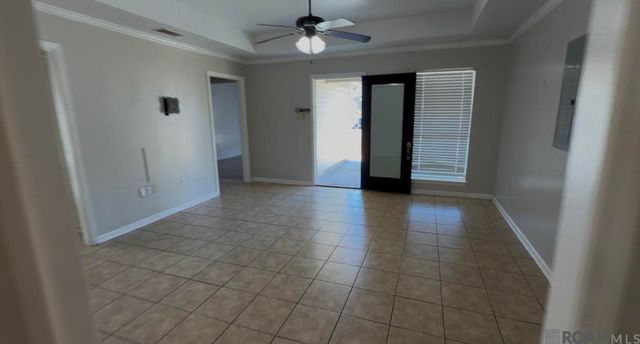 216 S Marchand Ave, Gonzales, LA 70737