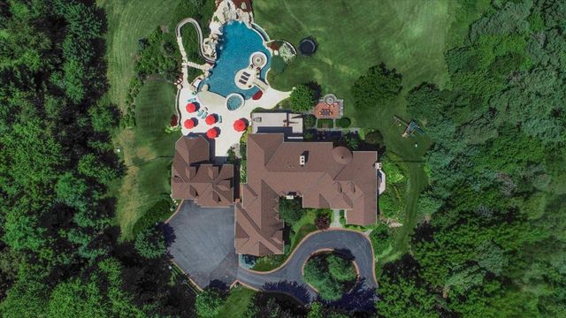 419 N Valley Hill Road, Bull Valley, IL 60098
