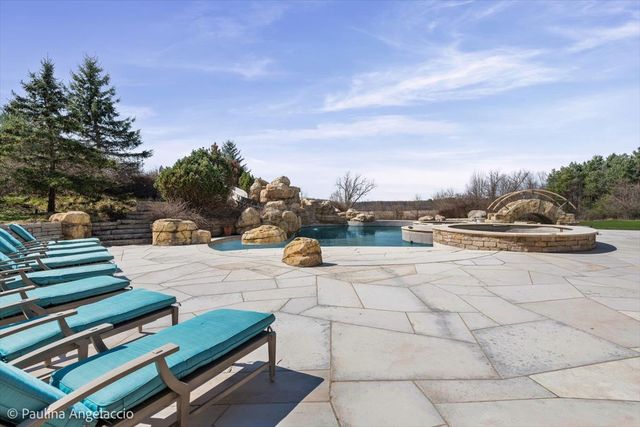 419 N Valley Hill Road, Bull Valley, IL 60098