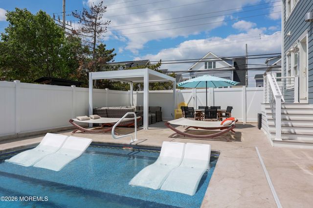 116 8th Avenue, Mantoloking, NJ 08738