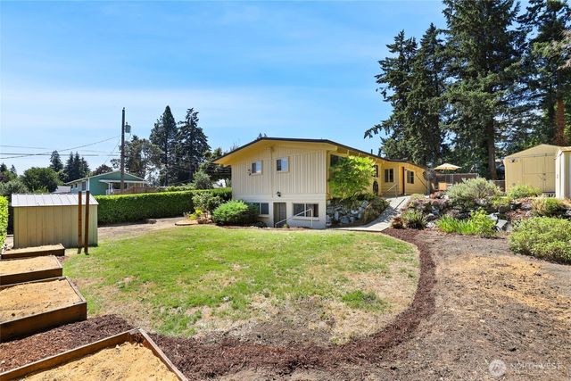 10013 Barnes Lane S, Tacoma, WA 98444