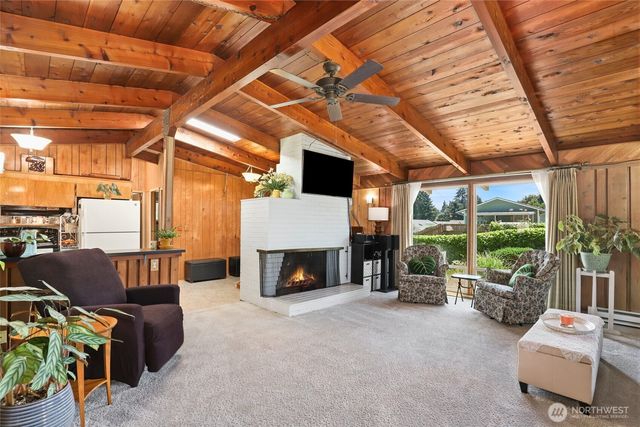 10013 Barnes Lane S, Tacoma, WA 98444