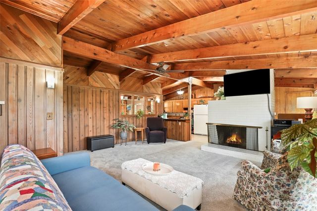 10013 Barnes Lane S, Tacoma, WA 98444