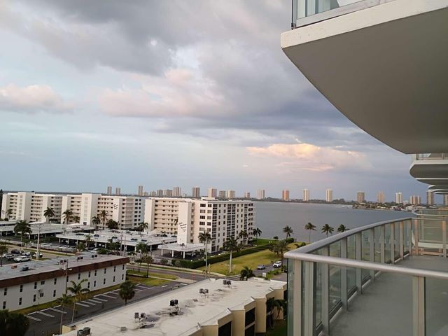 220 Lake Shore Drive 823, West Palm Beach, FL 33403