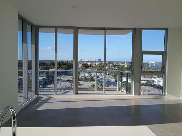 220 Lake Shore Drive 823, West Palm Beach, FL 33403