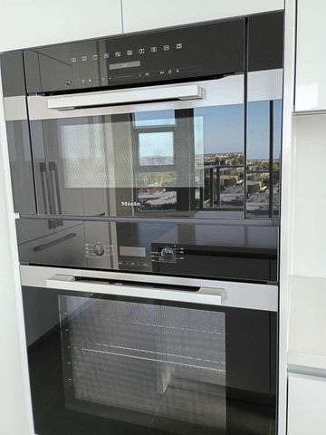 220 Lake Shore Drive 823, West Palm Beach, FL 33403