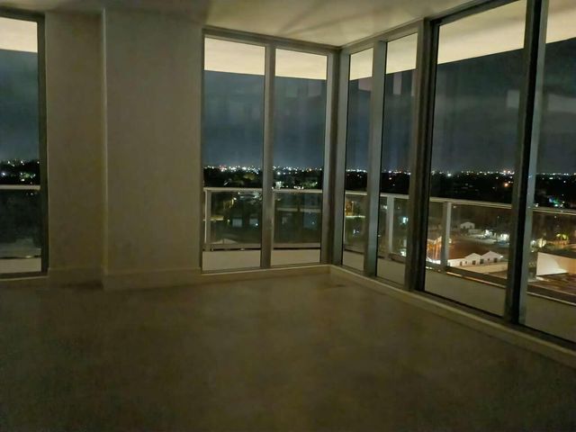 220 Lake Shore Drive 823, West Palm Beach, FL 33403