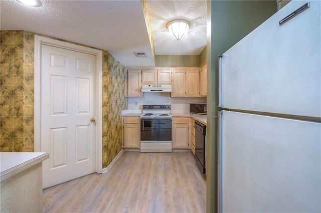 12441 Charlotte Street, Kansas City, MO 64146