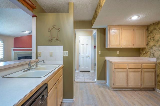 12441 Charlotte Street, Kansas City, MO 64146