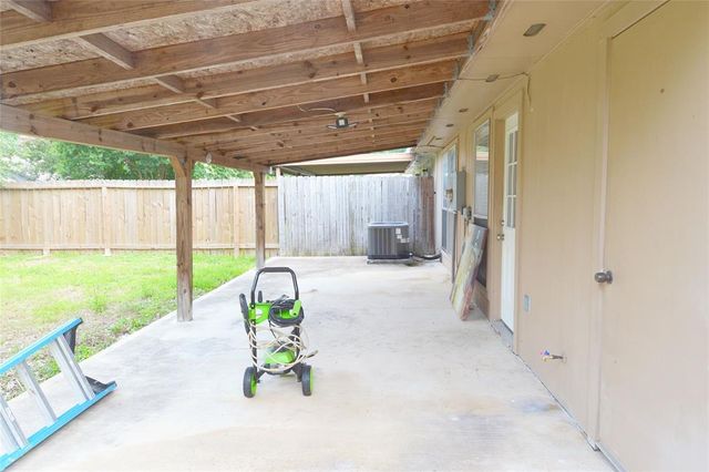 9611 Wellsworth Drive, Houston, TX 77083