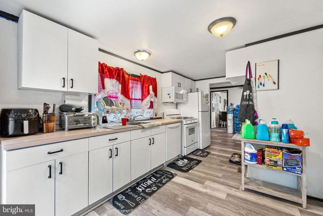 210 YORK ST, Burlington, NJ 08016