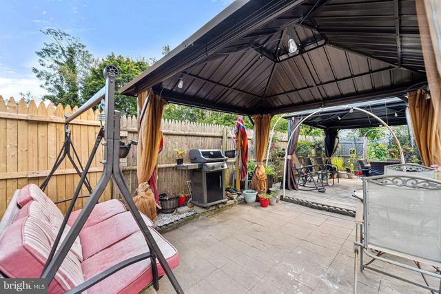 210 YORK ST, Burlington, NJ 08016