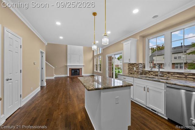 49385 Central Park E, Utica, MI 48317