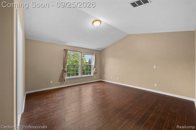 49385 Central Park E, Utica, MI 48317
