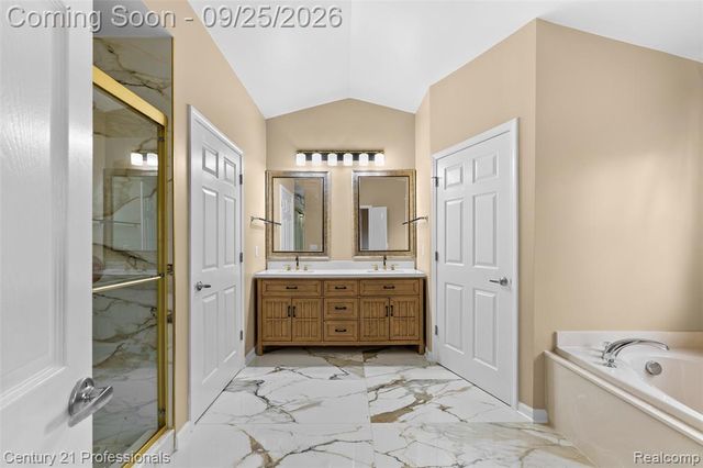 49385 Central Park E, Utica, MI 48317