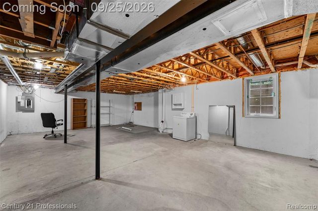 49385 Central Park E, Utica, MI 48317