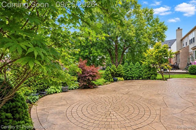 49385 Central Park E, Utica, MI 48317