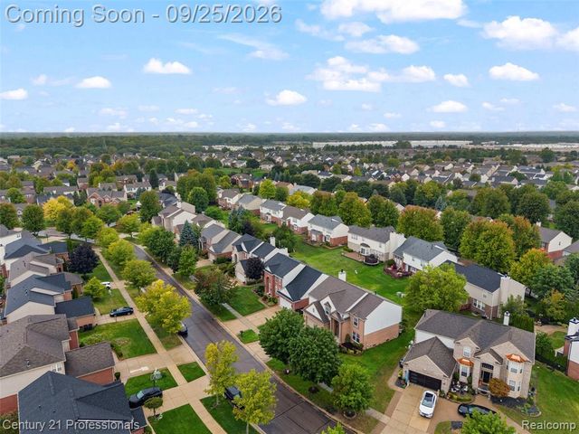 49385 Central Park E, Utica, MI 48317