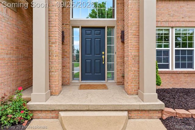49385 Central Park E, Utica, MI 48317