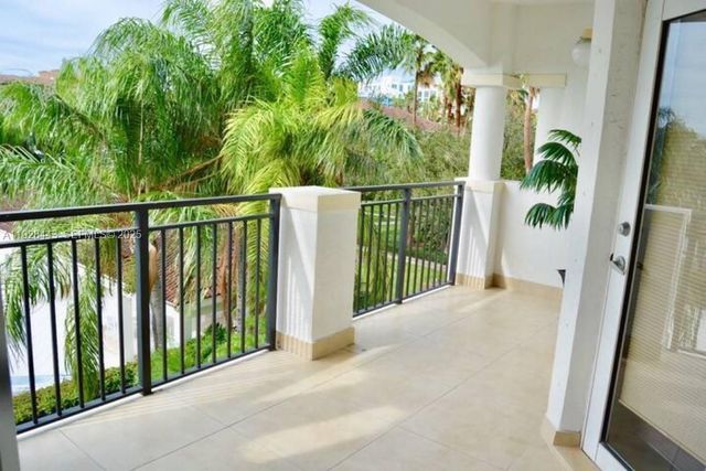 3205 NE 184th St 9302, Aventura, FL 33160