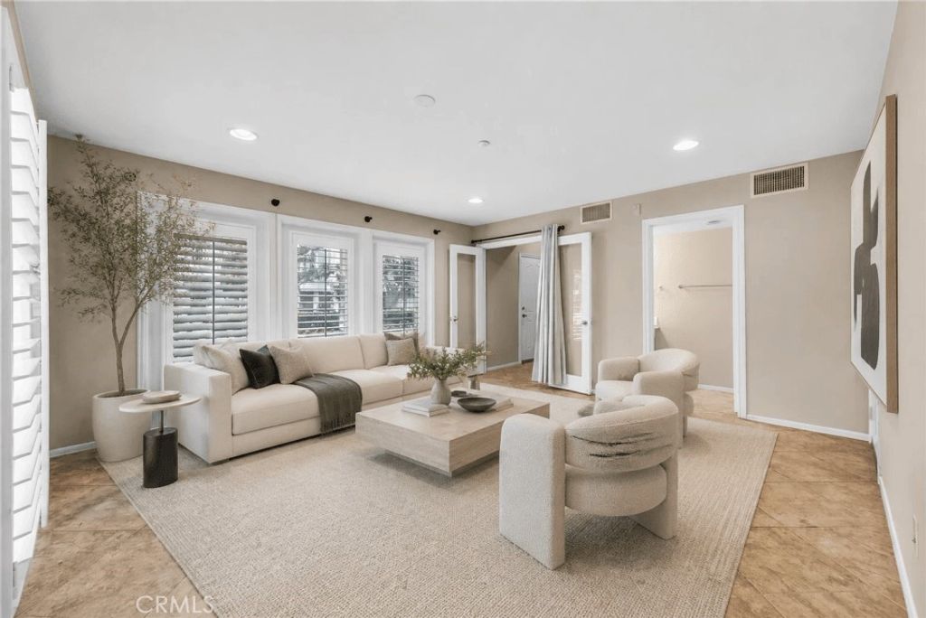 284 Tustin Field Drive, Tustin, CA 92782 — exterior