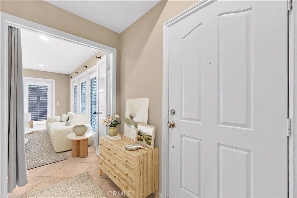 284 Tustin Field Drive, Tustin, CA 92782 — photo 2