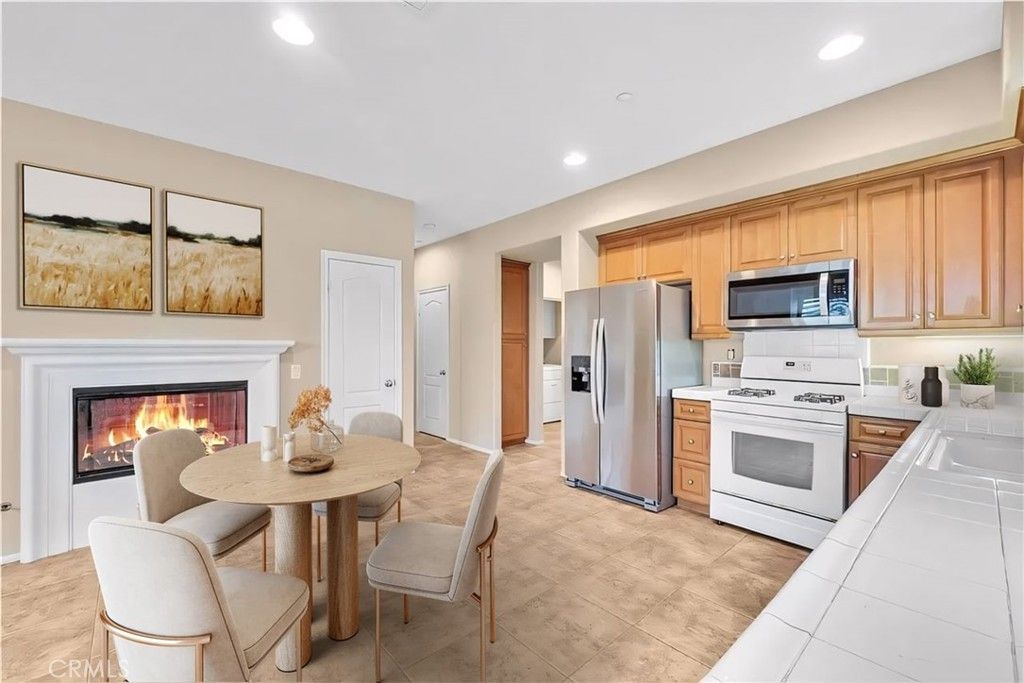 284 Tustin Field Drive, Tustin, CA 92782 — photo 4