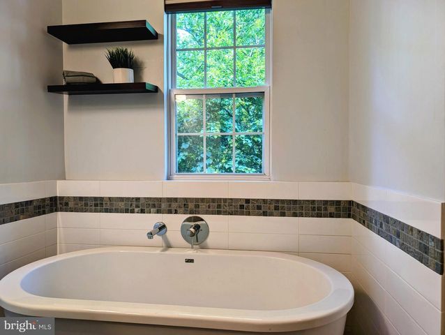 50 MCCOMB RD, Princeton, NJ 08540