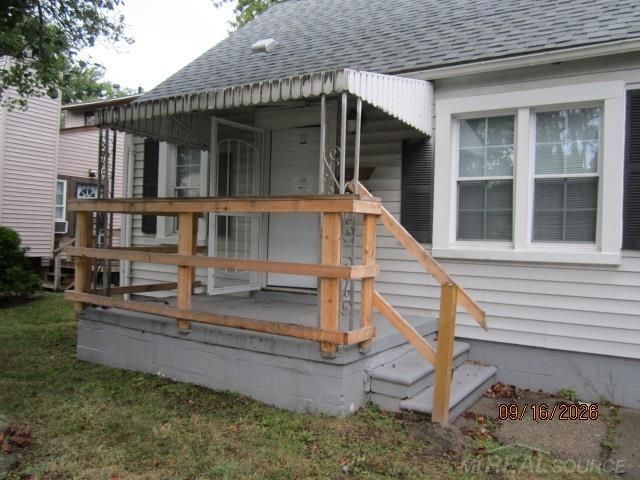 20601 Ridgemont Street, Harper Woods, MI 48225