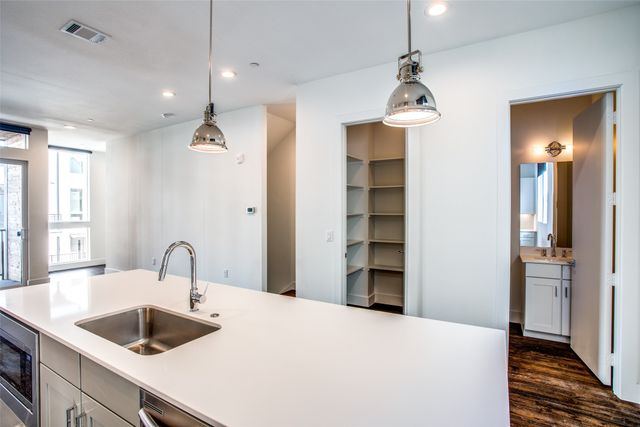 2128 Ashby Street 602, Dallas, TX 75204